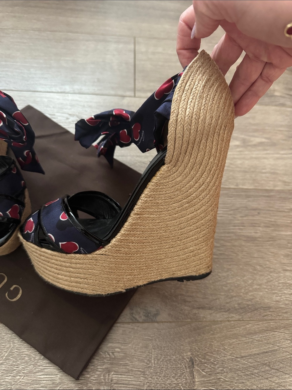 Gucci Navy and Red Heart-Print Espadrille Wedge Sandals, size 38 - Picture 2 of 8